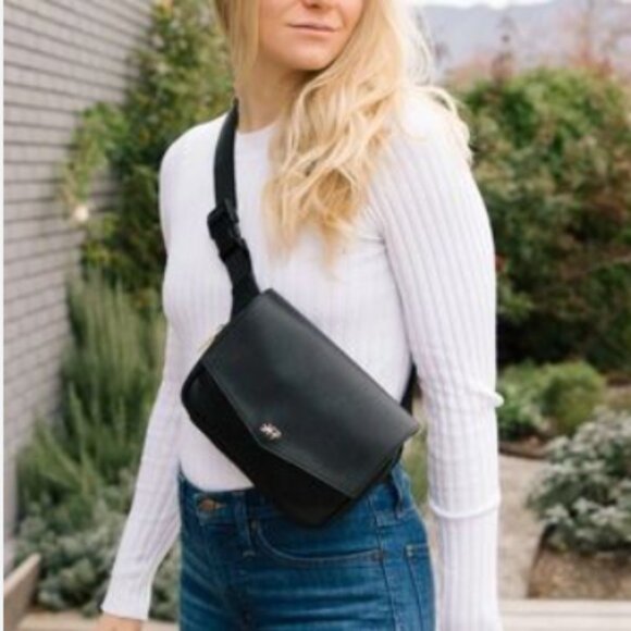 Freshly picked park pack crossbody black leather bag - Picture 2 of 10